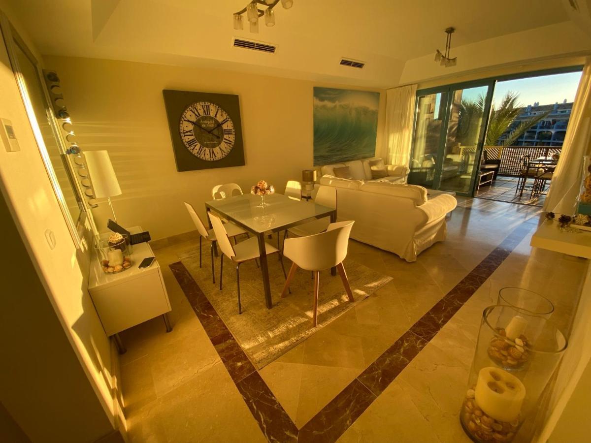 Apartamento Con Terraza Sobre La Marina De Sotogrande 산 로케 외부 사진